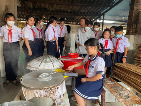 Tây Ninh: Mô hình “Em yêu nghề truyền thống” hiệu quả trong giáo dục truyền thống.