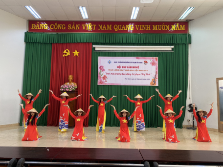 Đoàn trường Cao đẳng Sư phạm Tây Ninh tổ chức hoạt động văn nghệ chào mừng kỷ niệm 41 năm ngày Nhà giáo Việt Nam 20/11/1982-20/11/2023
