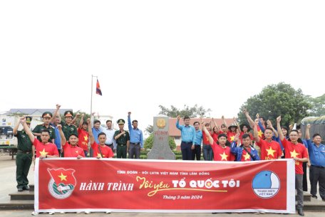 Thanh niên Tây Ninh - Lâm Đồng hướng về biên giới
