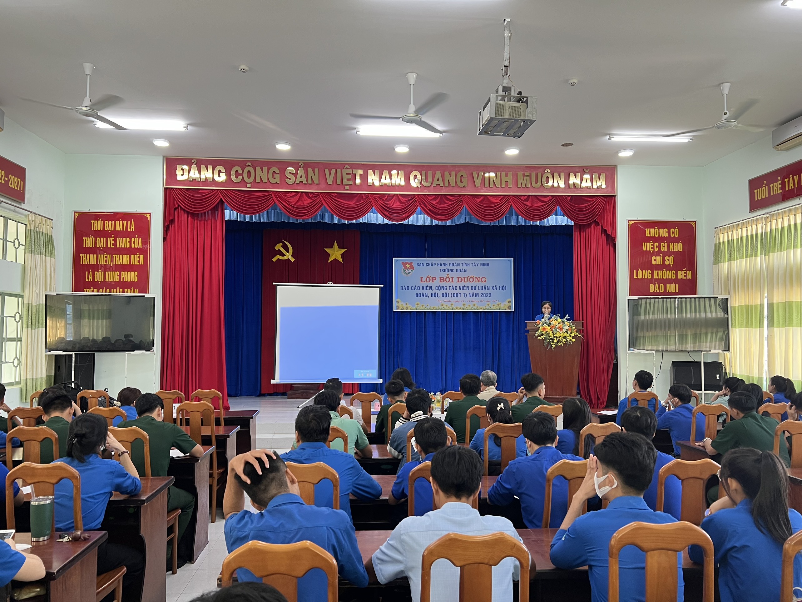 Tây Ninh: Khai giảng lớp bồi dưỡng báo cáo viên, tuyên truyền viên, cộng tác viên dư luận xã hội các cấp đợt 1 năm 2023.