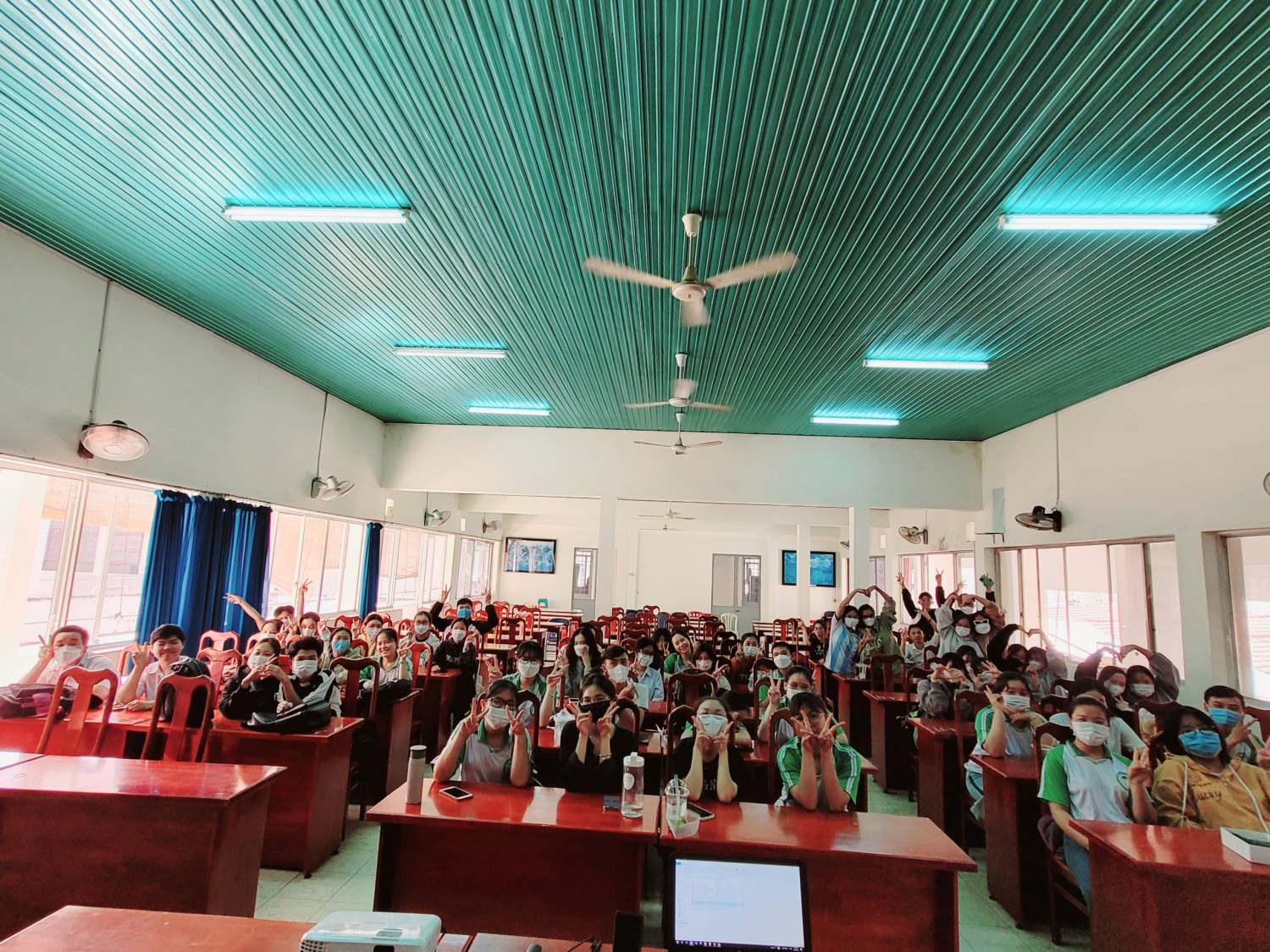 Đoàn trường Trung cấp Y tế Tây Ninh tổ chức tuyên truyền chủ quyền biển đảo, phân giới cắm mốc biên giới trên đất liền