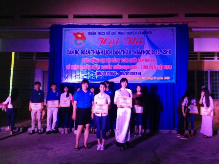 Huyện đoàn Tân Biên tổ chức Hội thi “Cán bộ Đoàn thanh lịch” lần II năm học 2015 – 2016