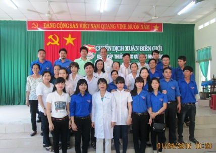 Đoàn trường Trung cấp Y tế Tây Ninh: tổ chức cấp phát thuốc miễn phí và tặng quà Tết cho bệnh nhân nghèo