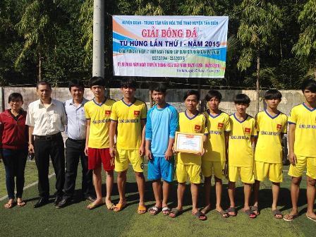 Huyện đoàn Tân Biên phối hợp cùng Trung tâm VHTT huyện Tân Biên tổ chức giải Bóng đá Tứ hùng lần thứ I năm 2015