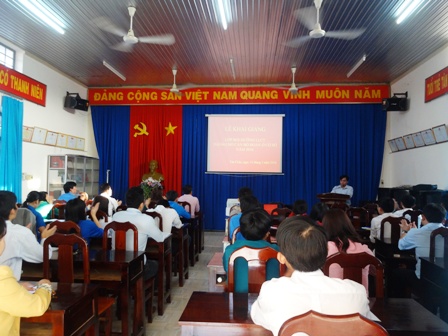 Tân Châu tổ chức khai giảng lớp Bồi dưỡng LLCT và nghiệp vụ cho cán bộ Đoàn cơ sở năm 2016