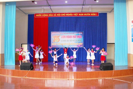 Huyện đoàn Tân Biên tổ chức liên hoan hát múa ca khúc đội TNTP Hồ Chí Minh
