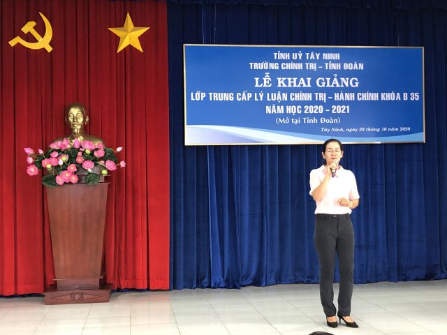 Khai giảng lớp Trung cấp lý luận chính trị - Hành chính B35 tại Tỉnh đoàn Tây Ninh.
