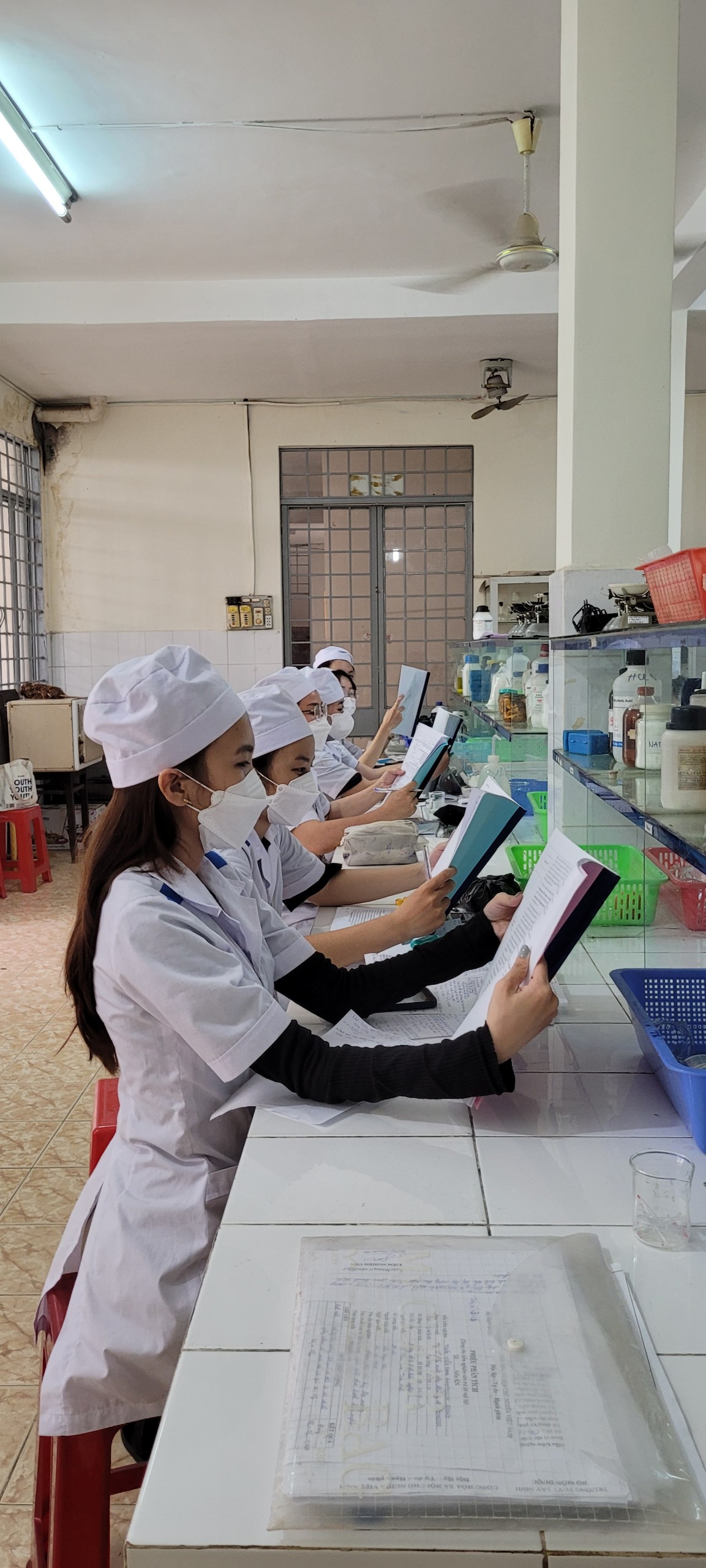 Đoàn trường Trung cấp Y tế: Hưởng ứng ngày sách và Văn hóa đọc Việt Nam năm 2022.