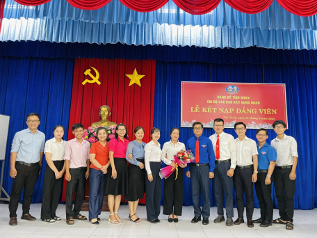 Tây Ninh: Kết nạp đảng viên mới