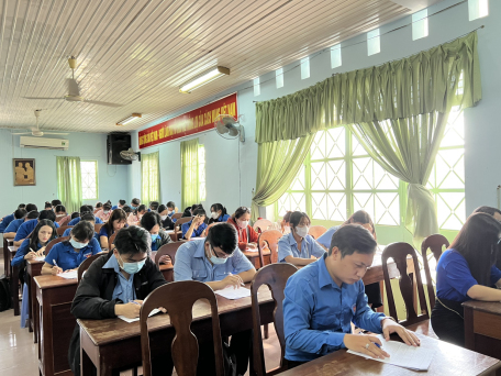 Tỉnh đoàn Tây Ninh phối hợp cùng Viện Nghiên cứu Thanh niên tổ chức khảo sát thực tế hơn 200 đoàn viên, thanh niên trên địa bàn tỉnh.