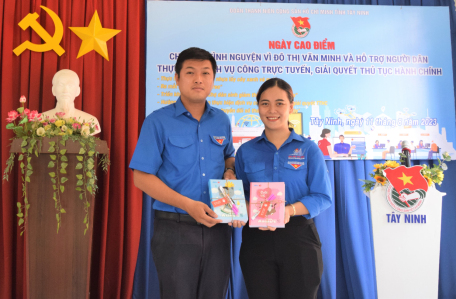 Tây Ninh: Ngày cao điểm Chiến sỹ tình nguyện vì đô thị văn minh và hỗ trợ người dân thực hiện dịch vụ công trực tuyến, giải quyết thủ tục hành chính