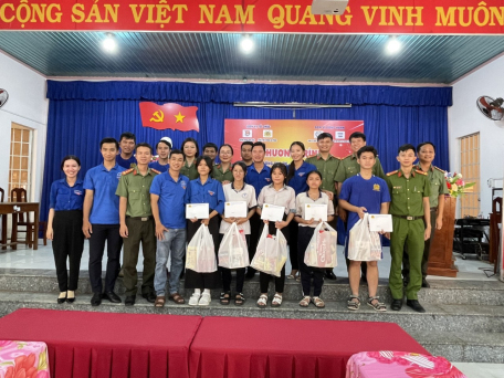 Sôi nổi chương trình "Vui Tết thiếu nhi"