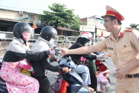 Đại úy cảnh sát giao thông có nhiều sáng kiến hay