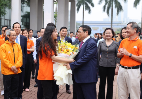 Tư tưởng Hồ Chí Minh về con người với việc xây dựng và phát huy nhân tố con người để phát triển đất nước phồn vinh, hạnh phúc trong bối cảnh hội nhập quốc tế hiện nay