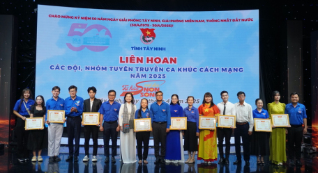 Tuổi trẻ Tây Ninh ôn lại trang sử vàng son, chọi...