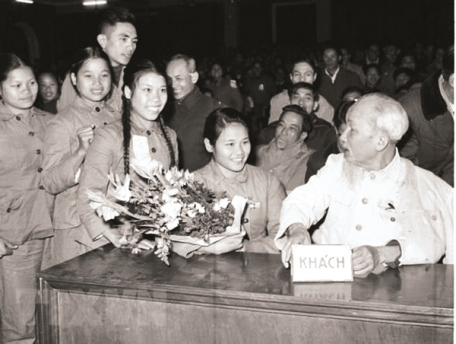 TƯ TƯỞNG HỒ CHÍ MINH SOI ĐƯỜNG CHO LÝ TƯỞNG SỐNG CỦA THANH NIÊN THỜI ĐẠI MỚI