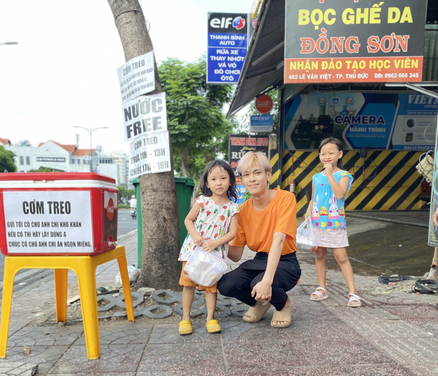 Quán cơm treo ‘no bụng ấm lòng’, lan tỏa yêu thương giữa TP.HCM vội vã