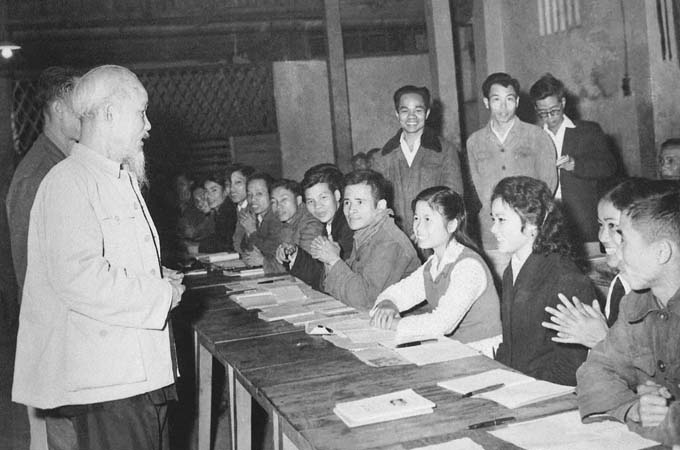 CÁN BỘ, CÔNG CHỨC NOI GƯƠNG BÁC: TRÁCH NHIỆM, TẬN TỤY, GẦN DÂN