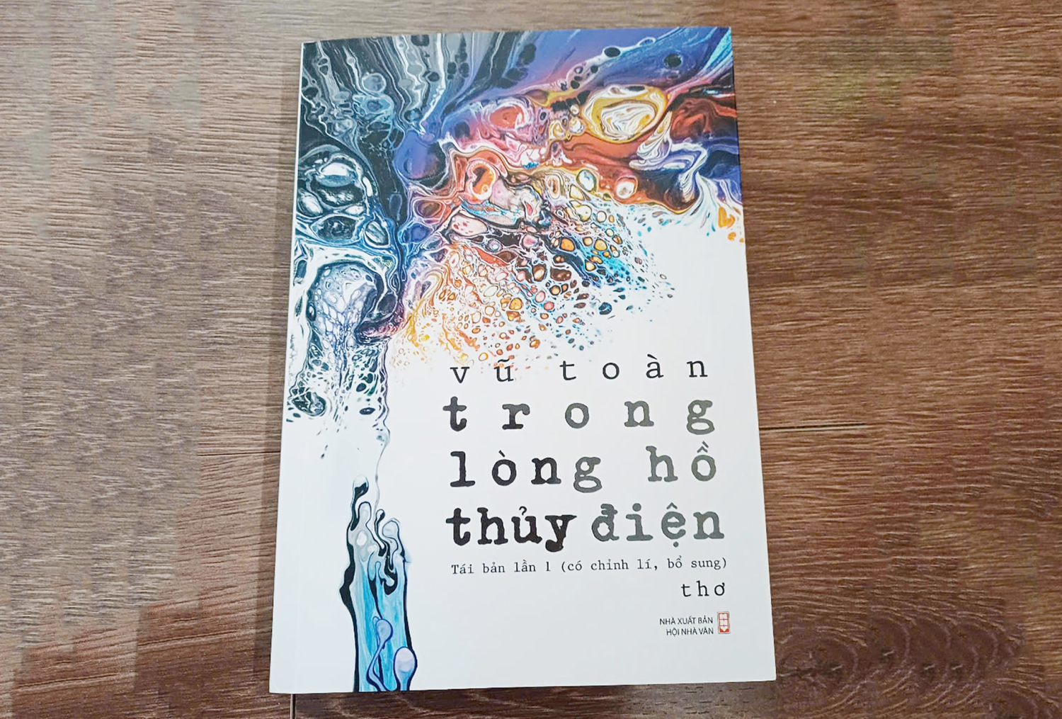 Thơ của người “lấy báo nuôi văn”