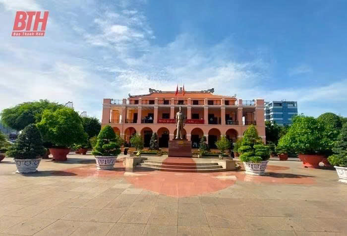 Kỷ niệm 114 năm Ngày Bác Hồ ra đi tìm đường cứu nước (5/6/1911 - 5/6/2025): Người như 'Tiếng sấm mùa Xuân'