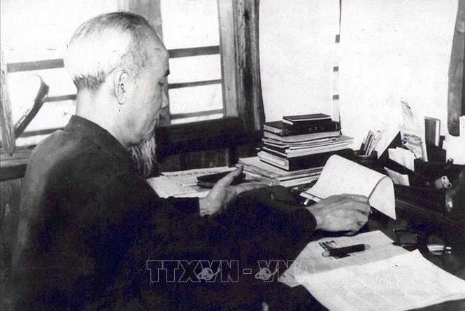 Xây dựng nền báo chí phát triển toàn diện, mạnh mẽ, ngang tầm 100 năm lịch sử đất nước