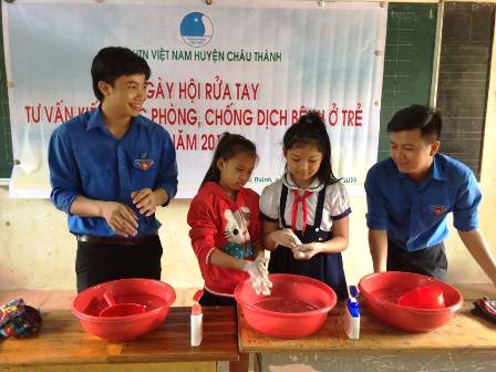 Ủy ban Hội huyện Châu Thành: Tổ chức ngày hội rửa tay và tư vấn phòng chống dịch bệnh trẻ em