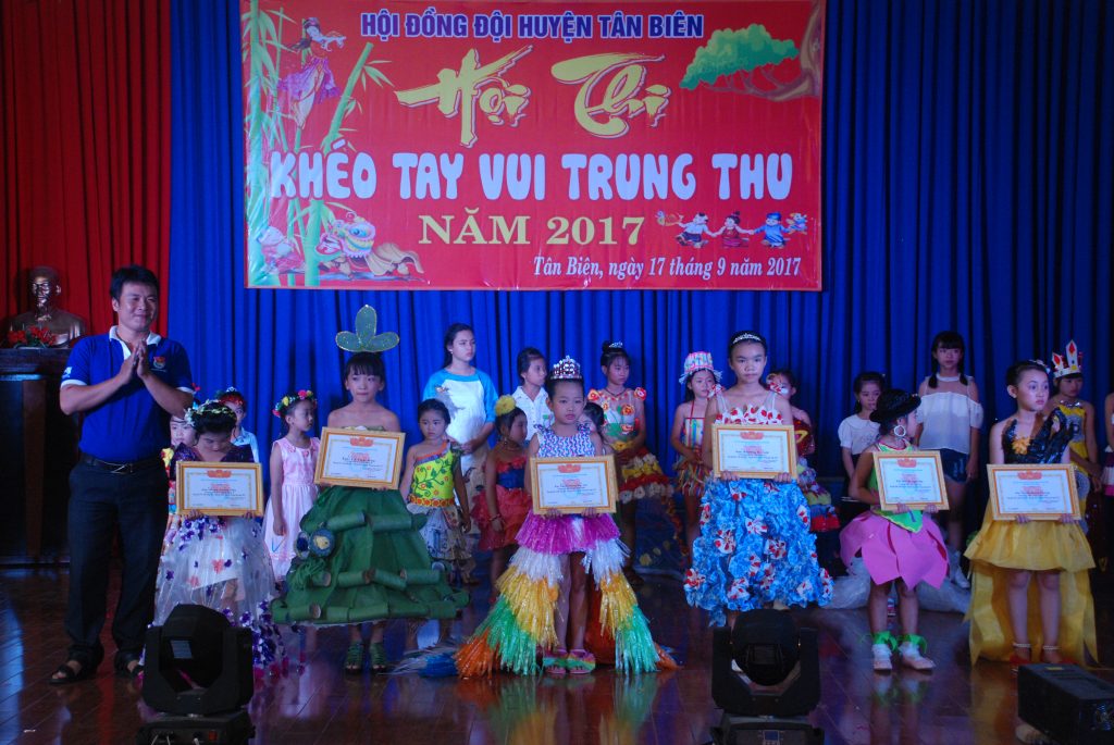 Tân Biên: Hội Thi “Khéo tay vui Trung thu” năm 2017