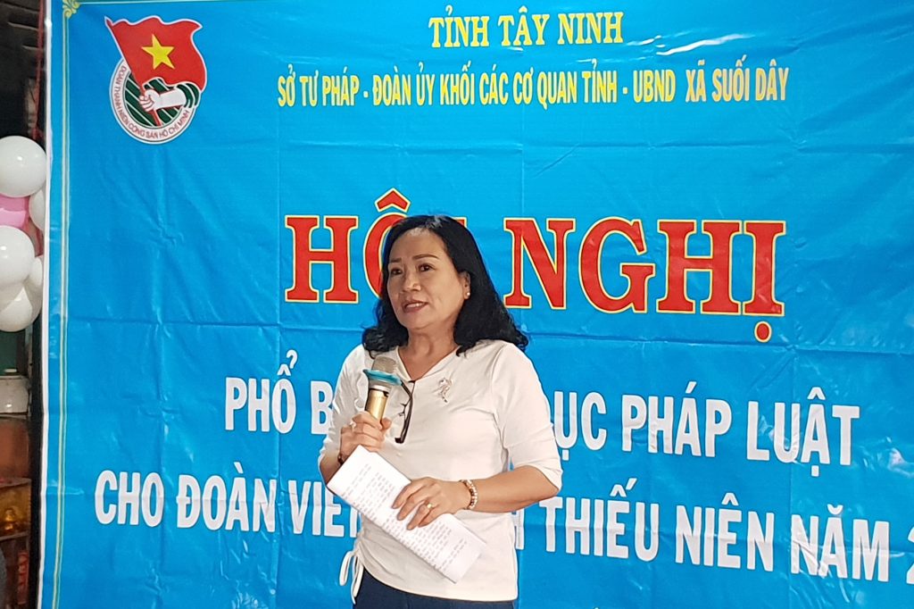 SỞ TƯ PHÁP KẾT HỢP CÙNG ĐOÀN KHỐI CÁC CƠ QUAN TỈNH TÂY NINH: TỔ CHỨC TUYÊN TRUYỀN PHỔ BIẾN GIÁO DỤC PHÁP LUẬT CHO THANH NIÊN VÀ NHÂN DÂN