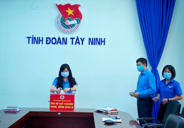 Tỉnh đoàn Tây Ninh quyên góp ủng hộ quỹ vắc-xin phòng, chống dịch Covid-19