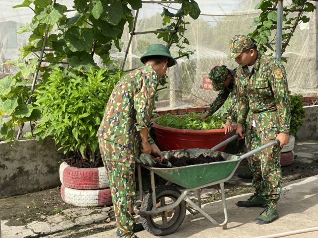Tuổi trẻ Biên phòng Tây Ninh hưởng ứng hoạt động ra quân “Ngày chủ nhật xanh” lần thứ 2 năm 2021